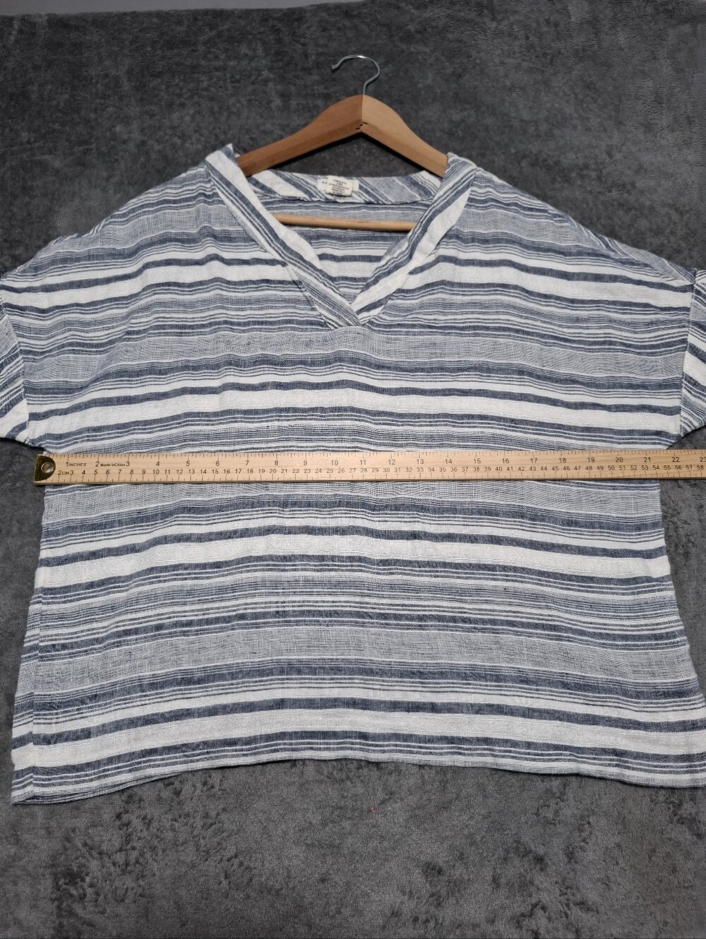 Artisan Ny Striped V-Neck Box Top in Blue and White 100% Linen Sz M Nautical - Picture 5 of 7